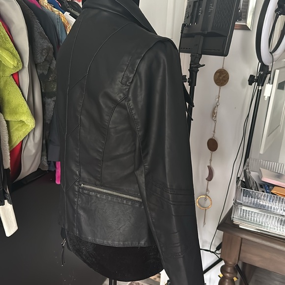 - Lulus vegan leather jacket size medium - Picture 2 of 4
